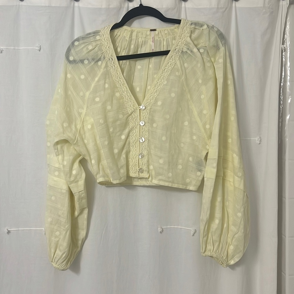 Free People. Pale Yellow Blouson Sleeve Blouse. Size XS.